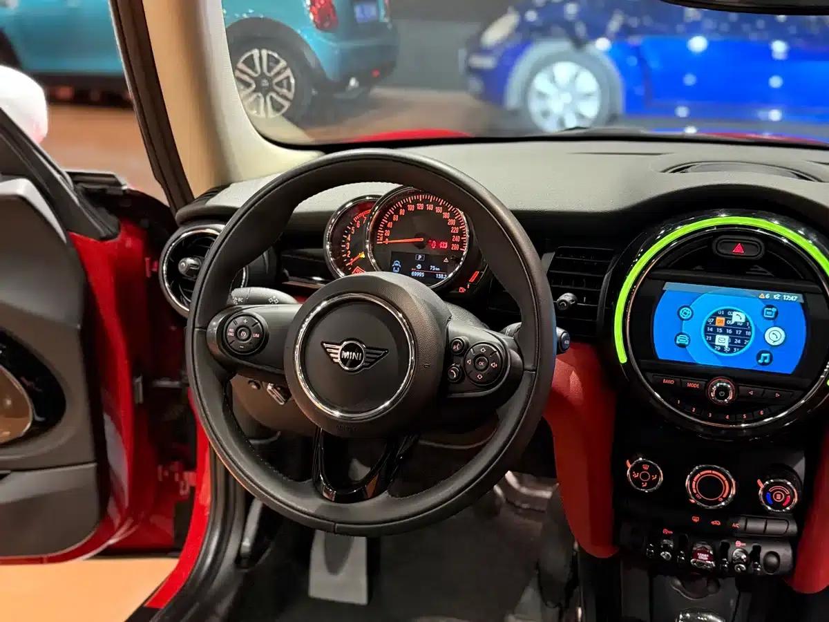 MINI 2020 1.5T ONE PLUS — миниатюра 9