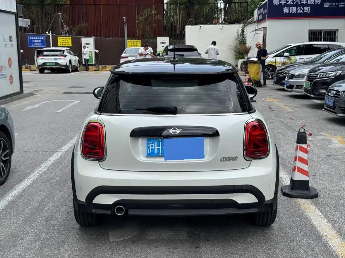 MINI 2023 Facelift 1.5T COOPER Artist — миниатюра 3