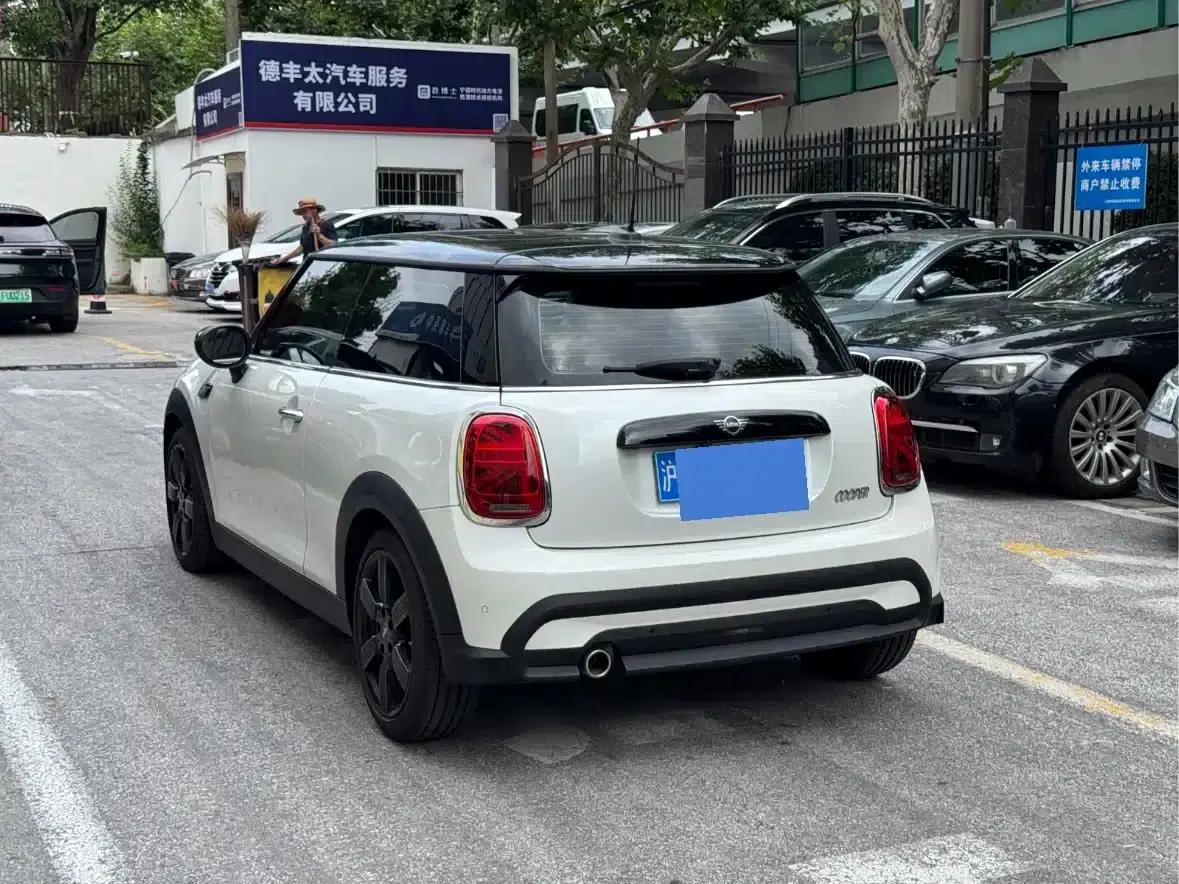 MINI 2023 Facelift 1.5T COOPER Artist — миниатюра 4