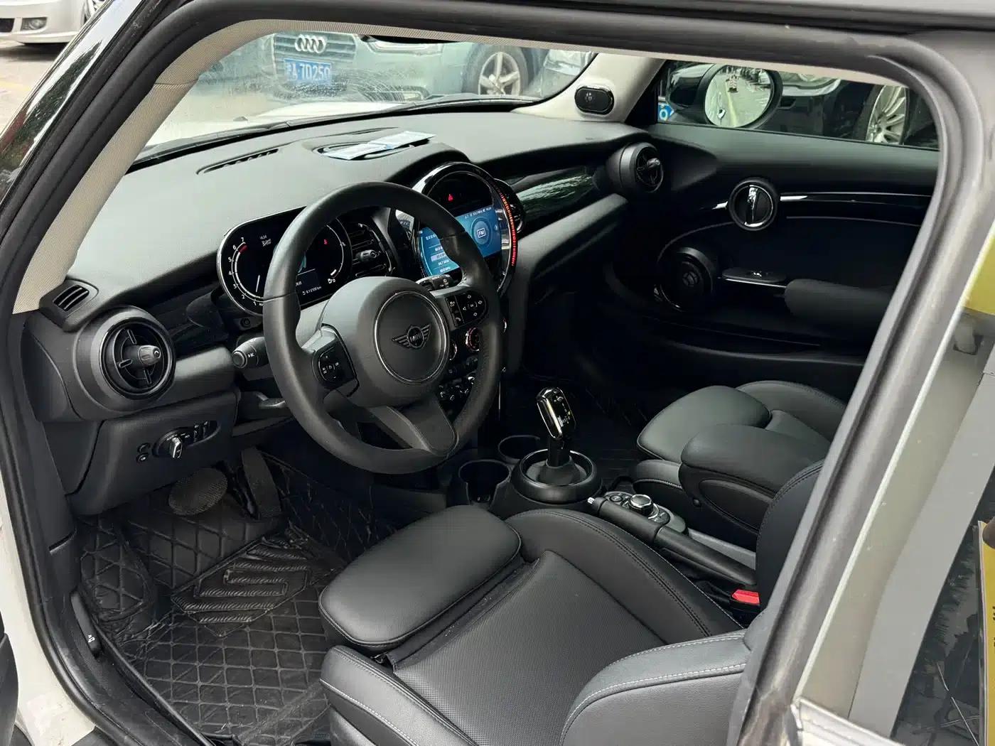 MINI 2023 Facelift 1.5T COOPER Artist — миниатюра 5