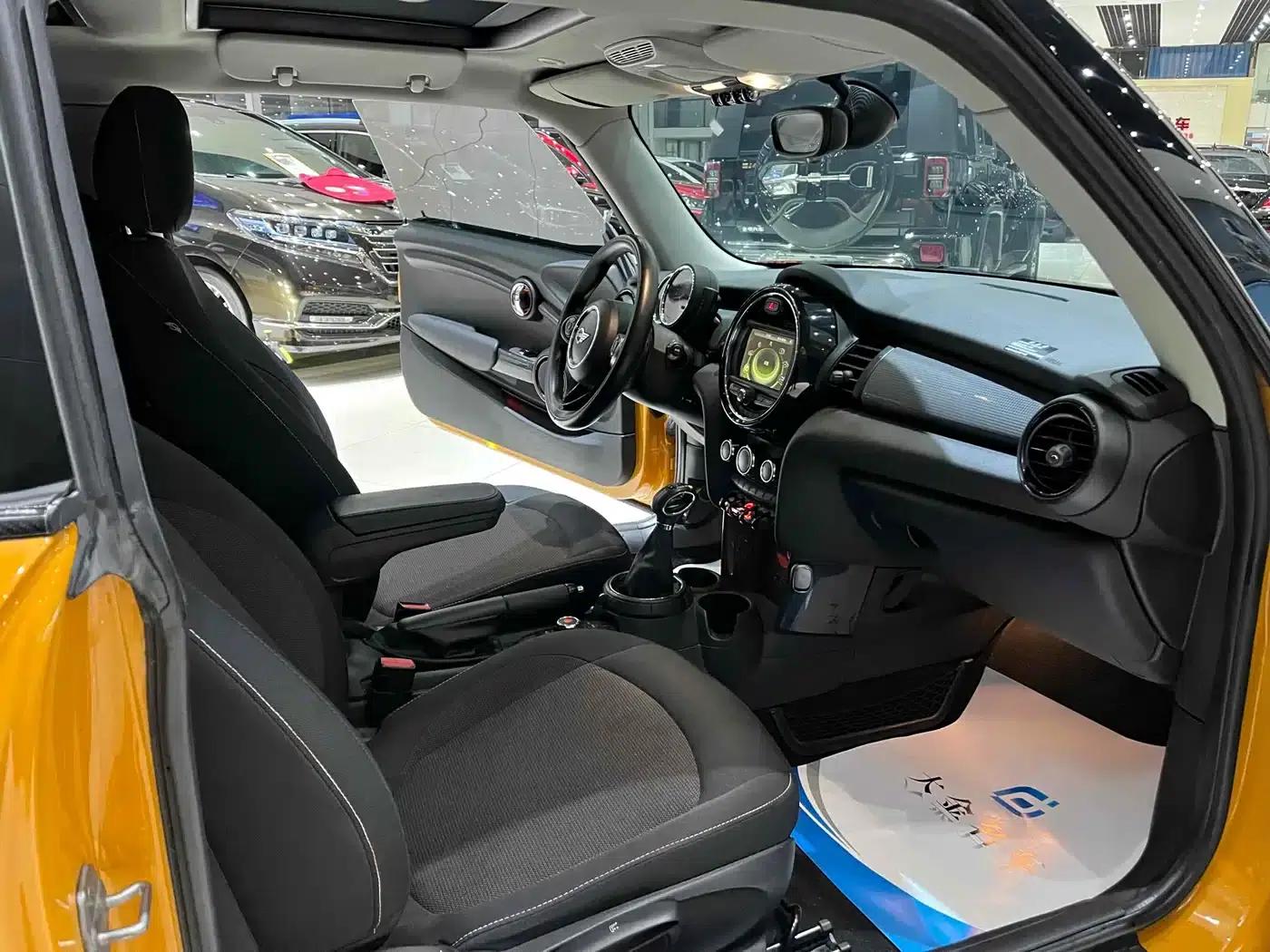 2014 MINI 1.5T COOPER Fun — миниатюра 10