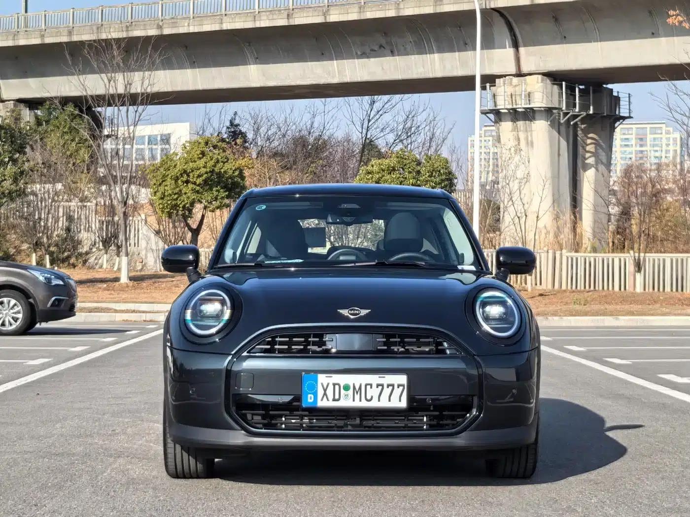 2025 MINI 1.5T COOPER Classic 5-Door — миниатюра 2