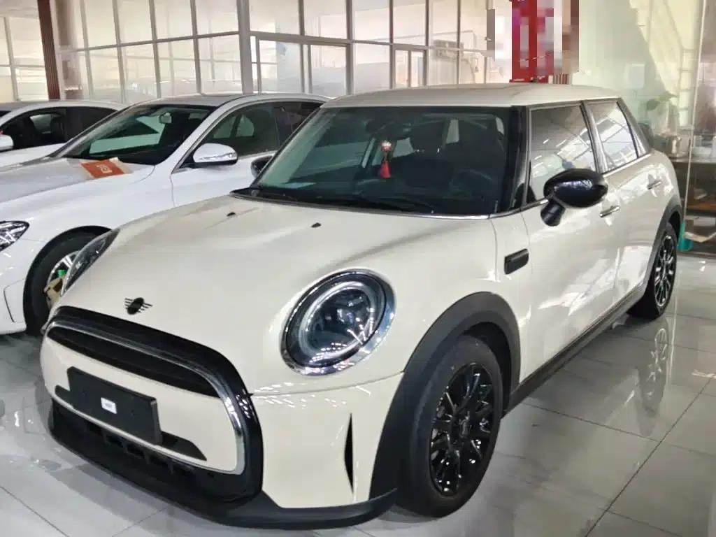 MINI 2022 1.5T ONE 5-Door Plus — миниатюра 2