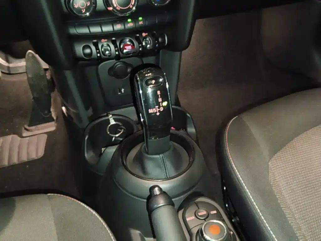 MINI 2022 1.5T ONE 5-Door Plus — миниатюра 14