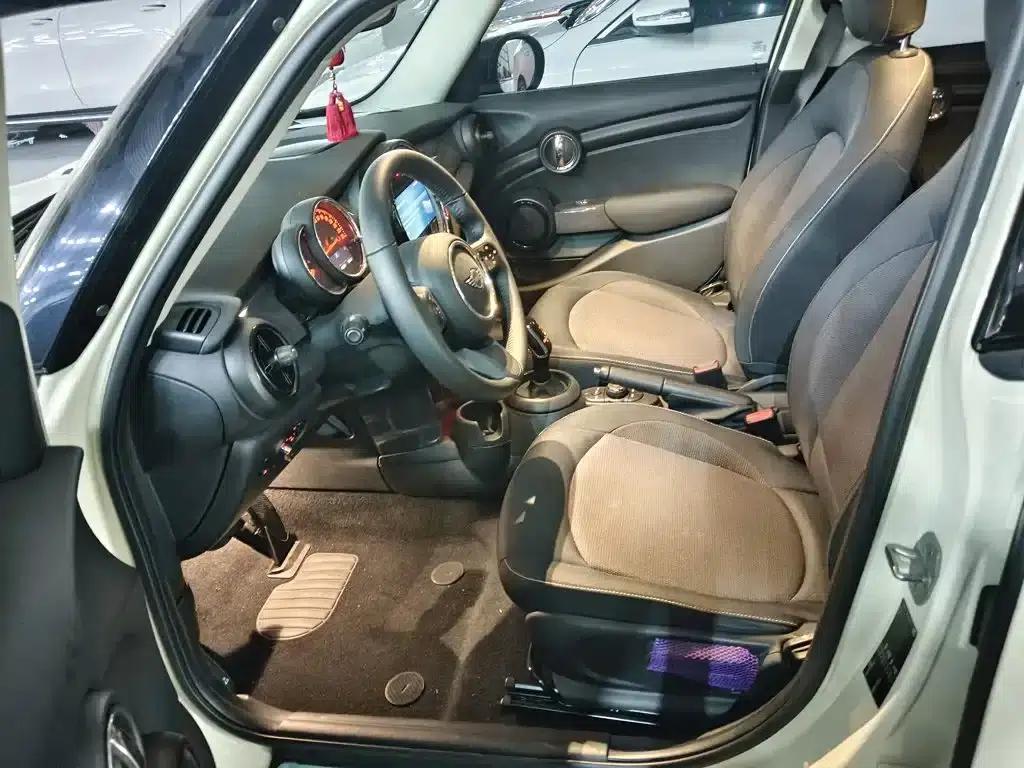 MINI 2022 1.5T ONE 5-Door Plus — миниатюра 15
