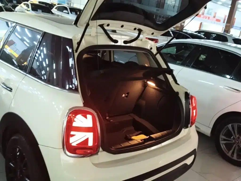 MINI 2022 1.5T ONE 5-Door Plus — миниатюра 19