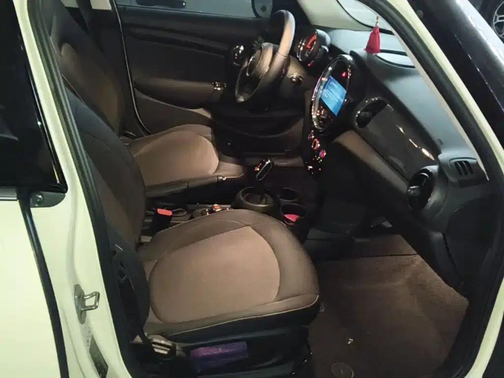 MINI 2022 1.5T ONE 5-Door Plus — миниатюра 25