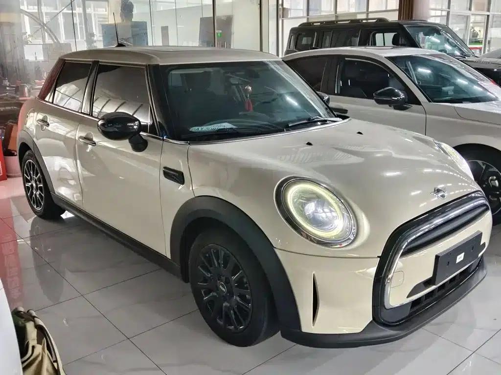 MINI 2022 1.5T ONE 5-Door Plus — миниатюра 4