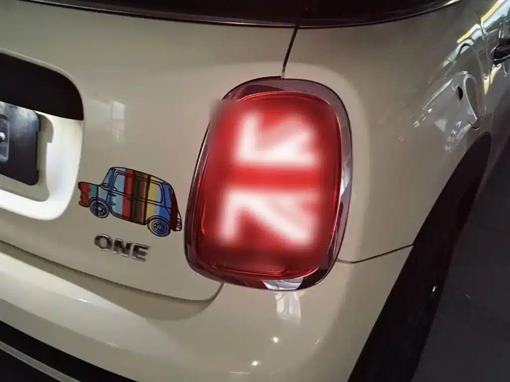 MINI 2022 1.5T ONE 5-Door Plus — миниатюра 8