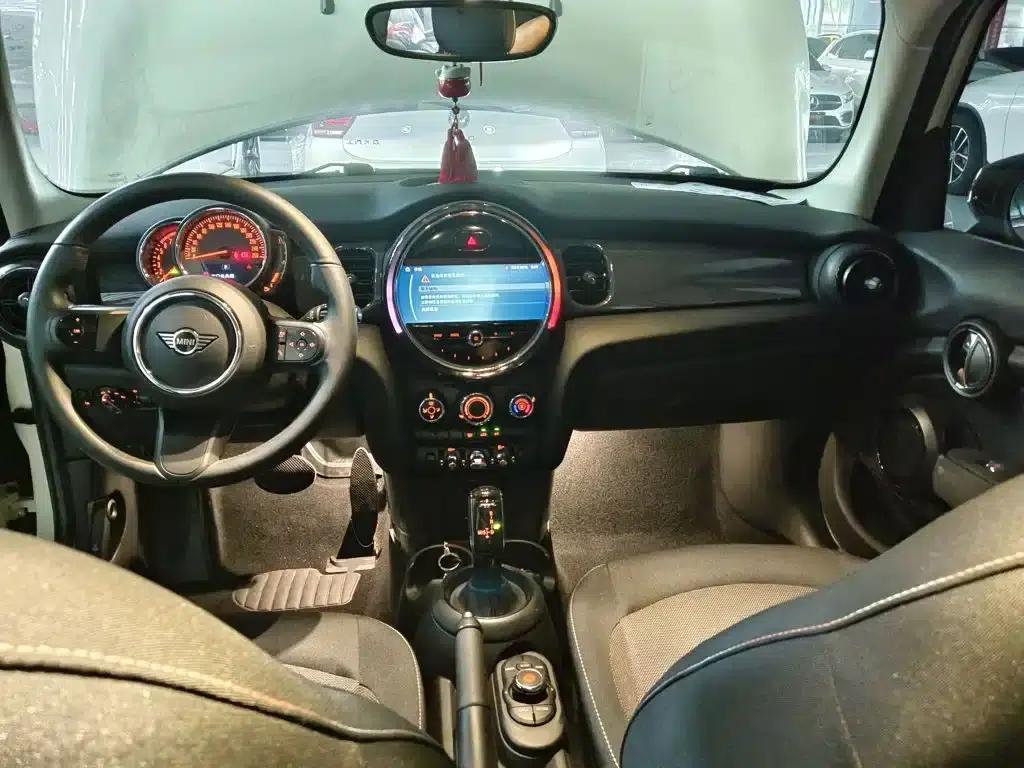 MINI 2022 1.5T ONE 5-Door Plus — миниатюра 10