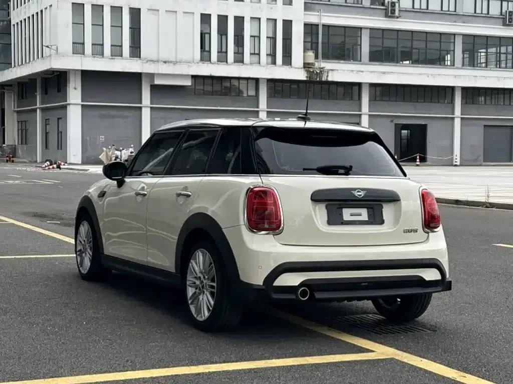 2022 MINI 1.5T COOPER Classic 5-Door — миниатюра 10