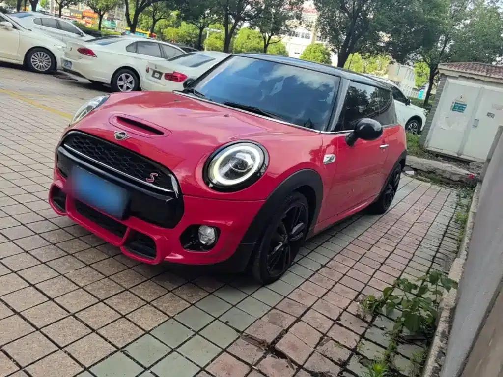 MINI 2018 2.0T COOPER S Classic — миниатюра 2