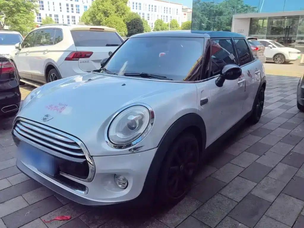 2016 MINI 1.5T COOPER Avant-garde 5-Door Edition — миниатюра 1