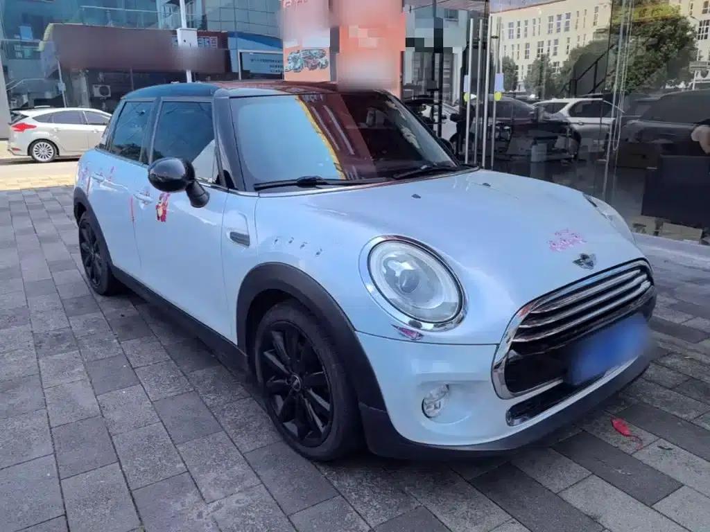 2016 MINI 1.5T COOPER Avant-garde 5-Door Edition — миниатюра 4