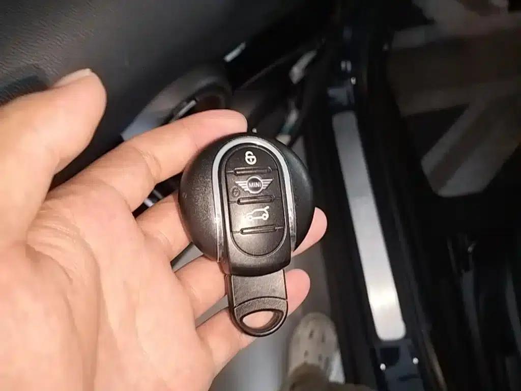 MINI 2019 1.5T COOPER Artist 5-Door Edition — миниатюра 9
