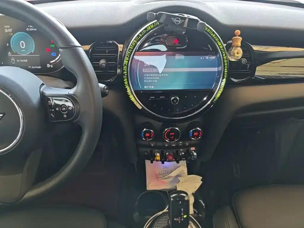 MINI 2023 Facelift 1.5T COOPER Artist 5-Door Edition — миниатюра 13