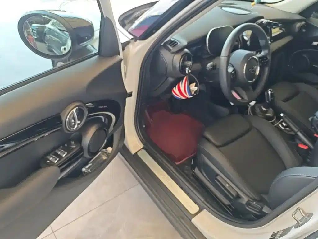 MINI 2023 Facelift 1.5T COOPER Artist 5-Door Edition — миниатюра 16