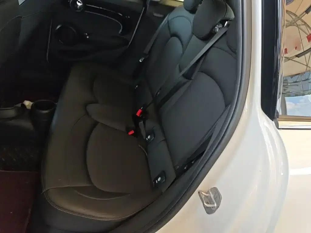 MINI 2023 Facelift 1.5T COOPER Artist 5-Door Edition — миниатюра 17