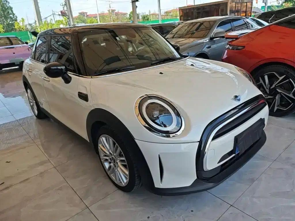 MINI 2023 Facelift 1.5T COOPER Artist 5-Door Edition — миниатюра 4