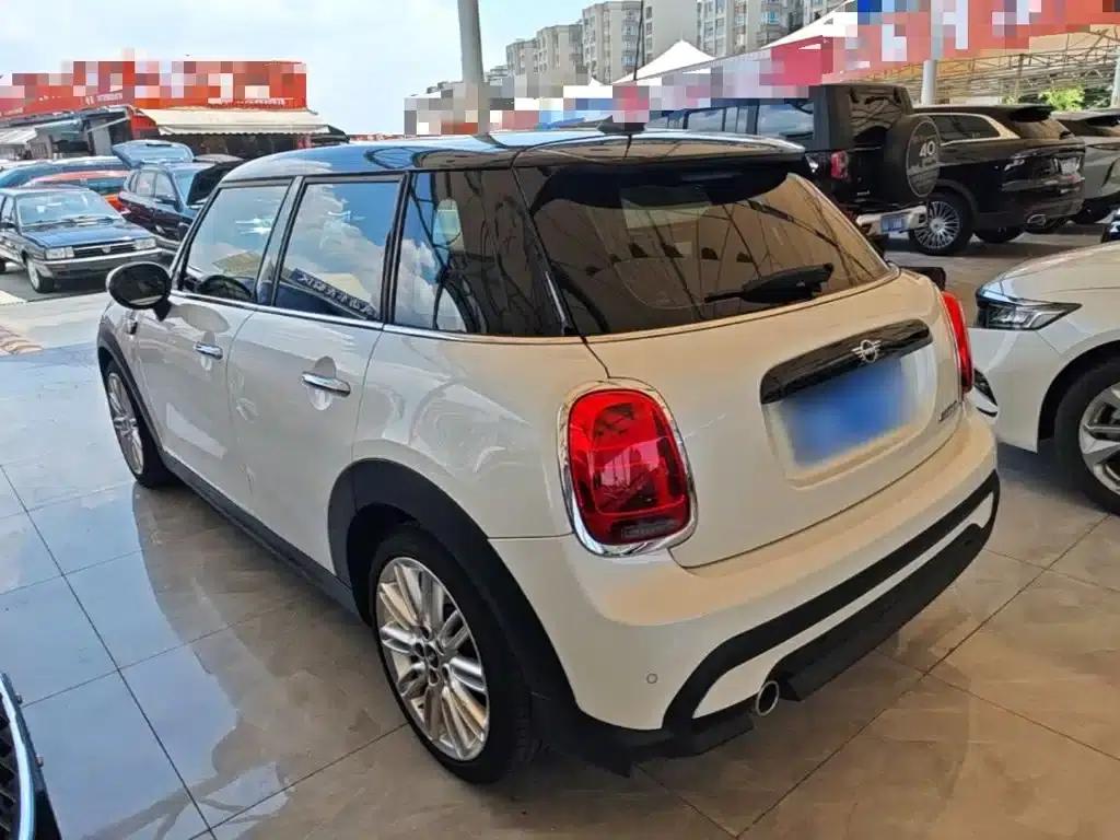 MINI 2023 Facelift 1.5T COOPER Artist 5-Door Edition — миниатюра 5