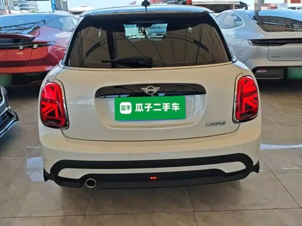 MINI 2023 Facelift 1.5T COOPER Artist 5-Door Edition — миниатюра 6