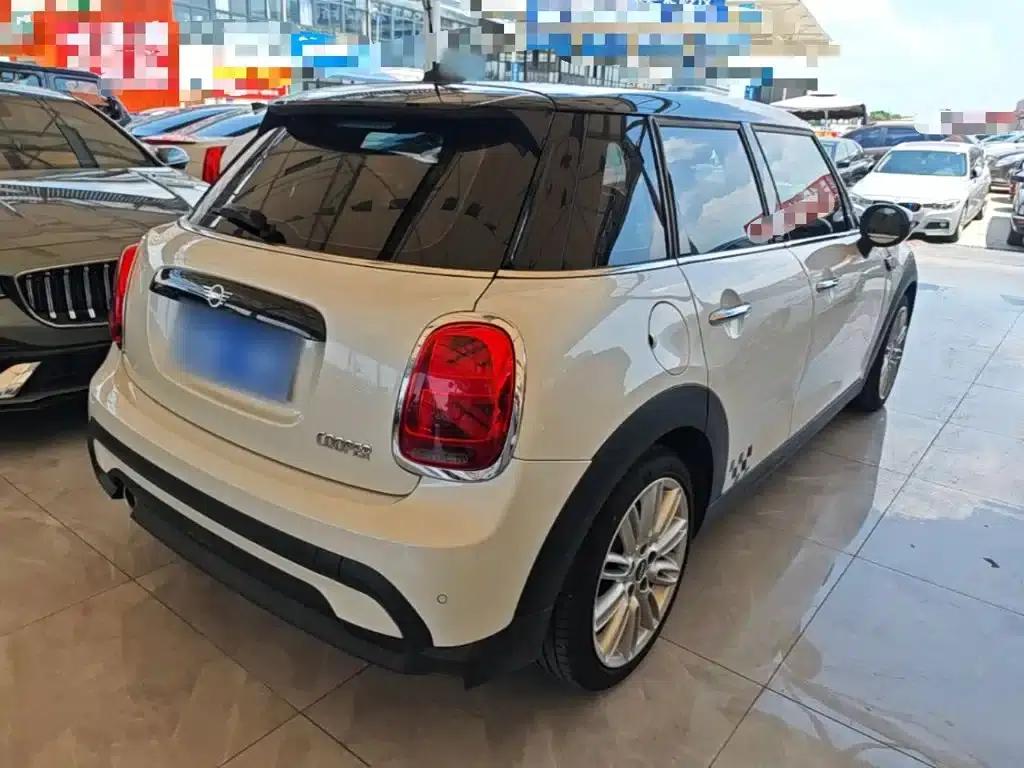 MINI 2023 Facelift 1.5T COOPER Artist 5-Door Edition — миниатюра 7
