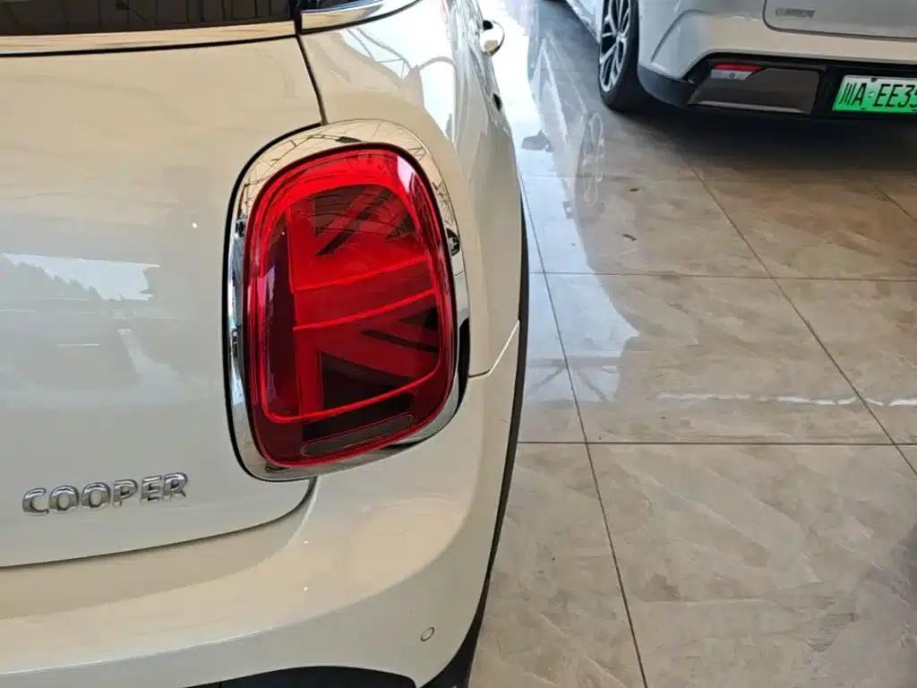 MINI 2023 Facelift 1.5T COOPER Artist 5-Door Edition — миниатюра 8