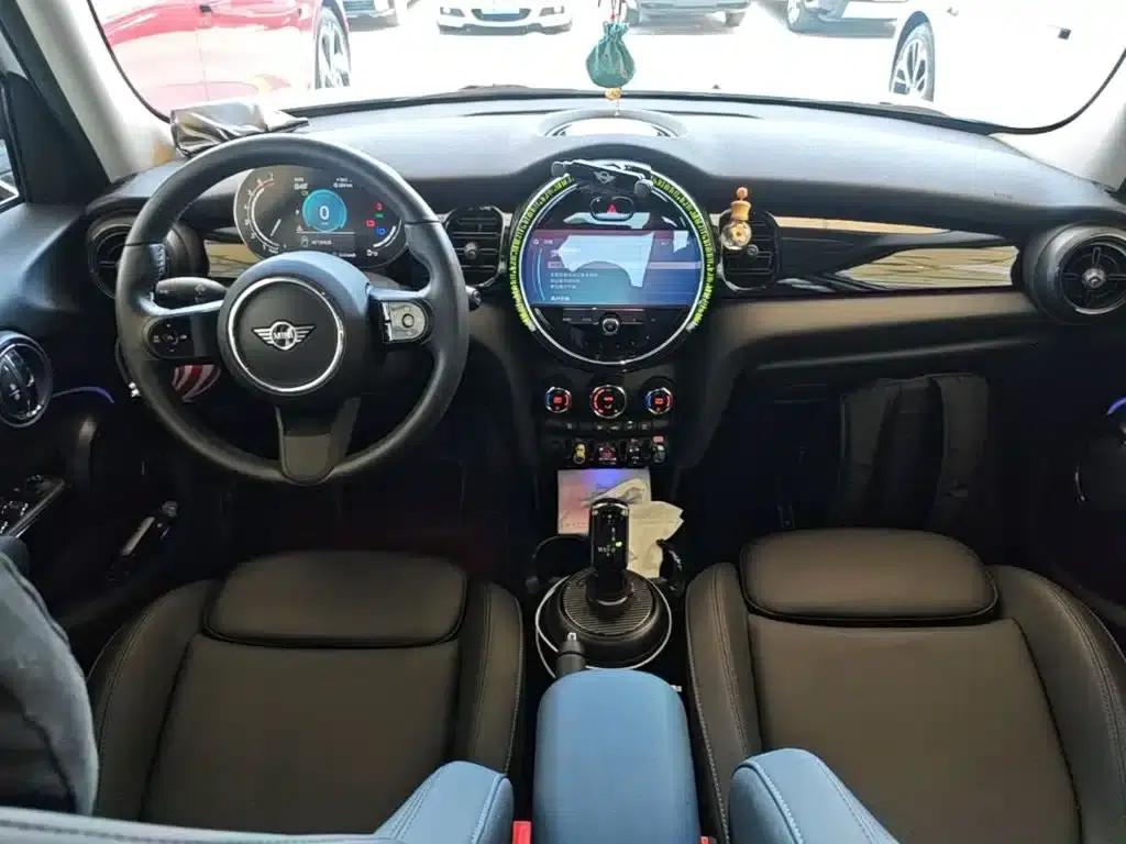 MINI 2023 Facelift 1.5T COOPER Artist 5-Door Edition — миниатюра 10