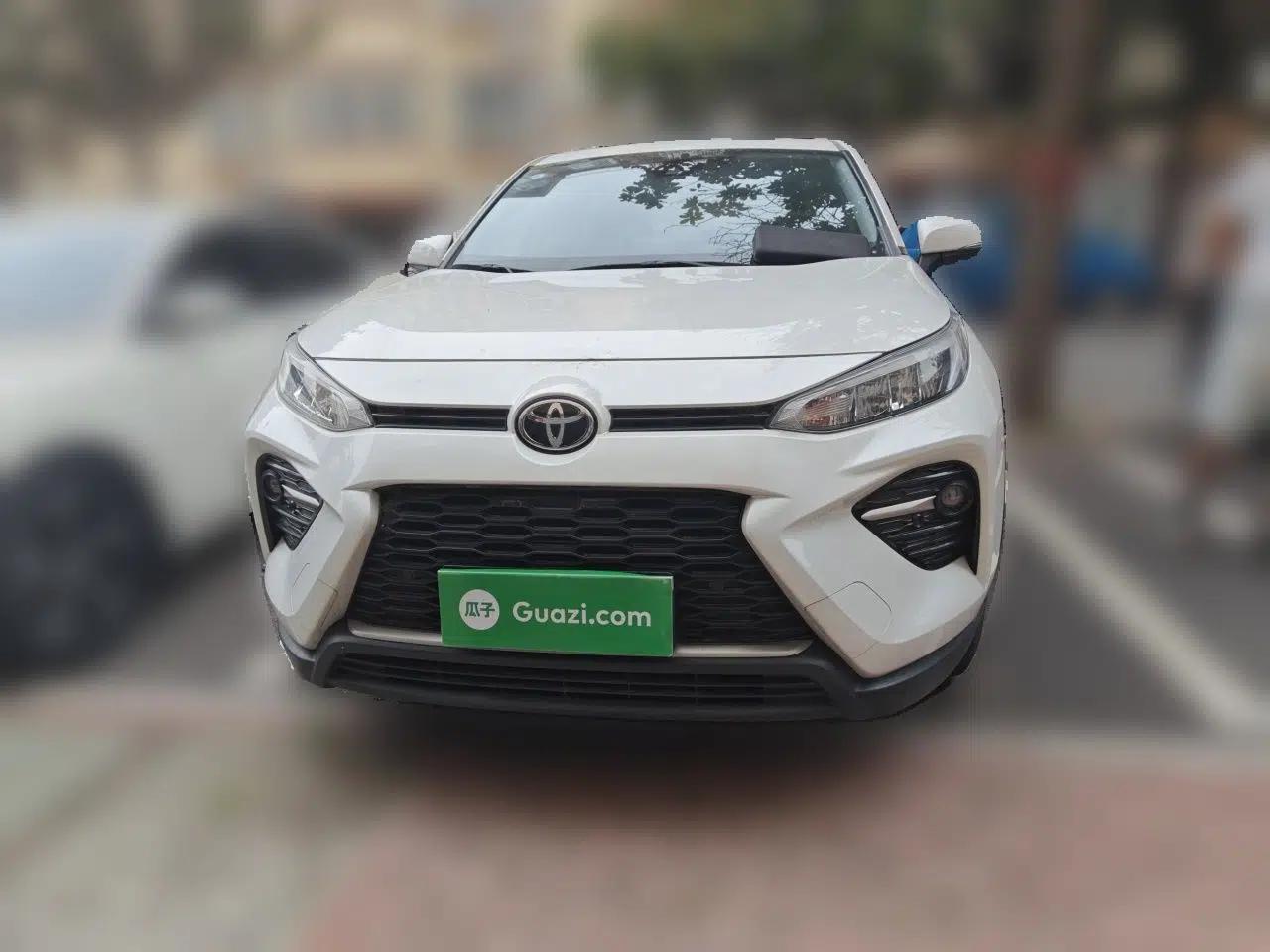 Toyota Wildlander 2022 2.0L CVT Two-Wheel Drive Luxury Edition — миниатюра 2
