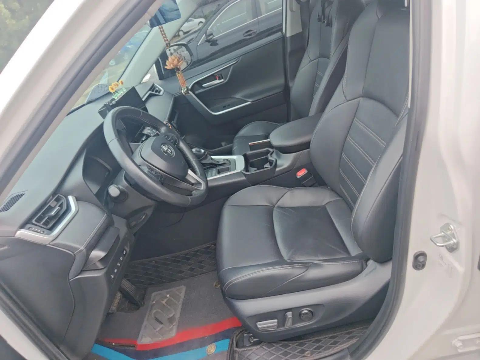 Toyota Wildlander 2023 2.0L CVT Four-Wheel Drive Luxury PLUS Edition — миниатюра 17