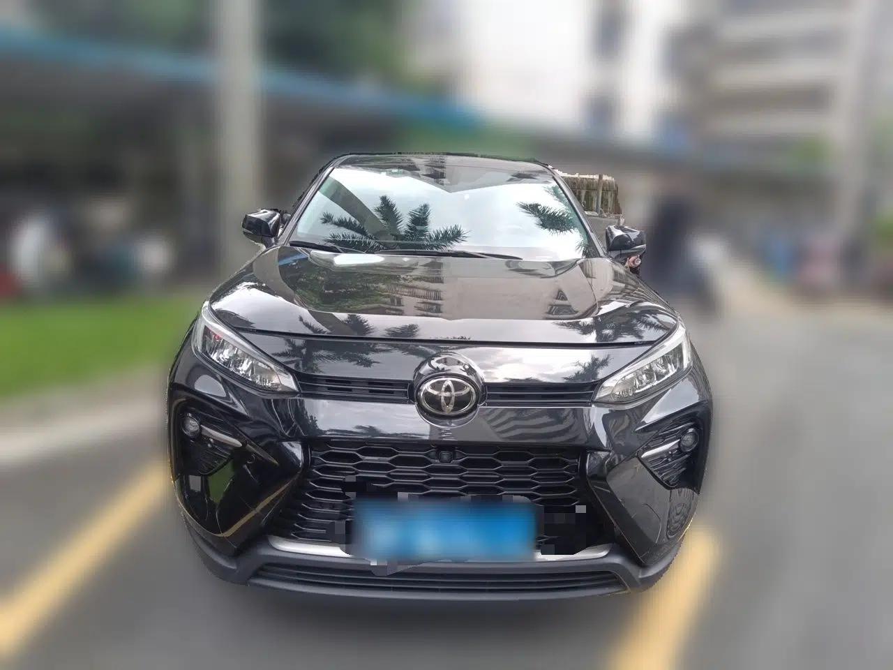 Toyota Wildlander 2022 2.0L CVT Two-Wheel Drive Luxury PLUS Edition — миниатюра 2