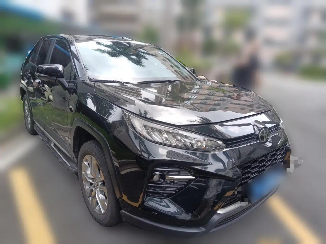 Toyota Wildlander 2022 2.0L CVT Two-Wheel Drive Luxury PLUS Edition — миниатюра 3