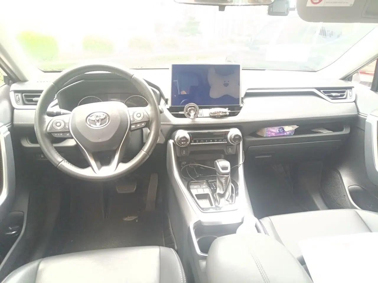 Toyota Wildlander 2022 2.0L CVT Two-Wheel Drive Luxury PLUS Edition — миниатюра 9