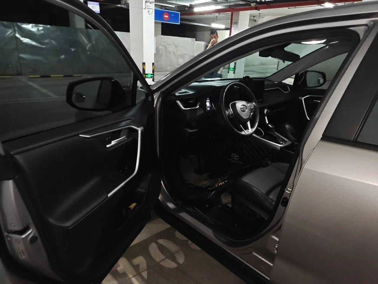Toyota Wildlander 2023 2.0L CVT Two-Wheel Drive Urban Edition — миниатюра 16