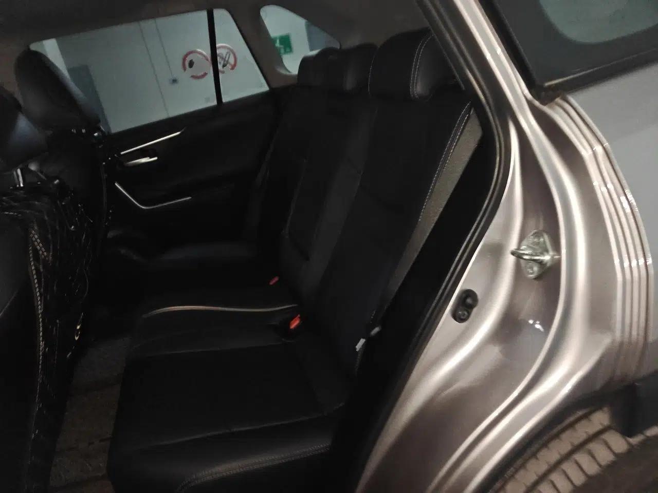 Toyota Wildlander 2023 2.0L CVT Two-Wheel Drive Urban Edition — миниатюра 17