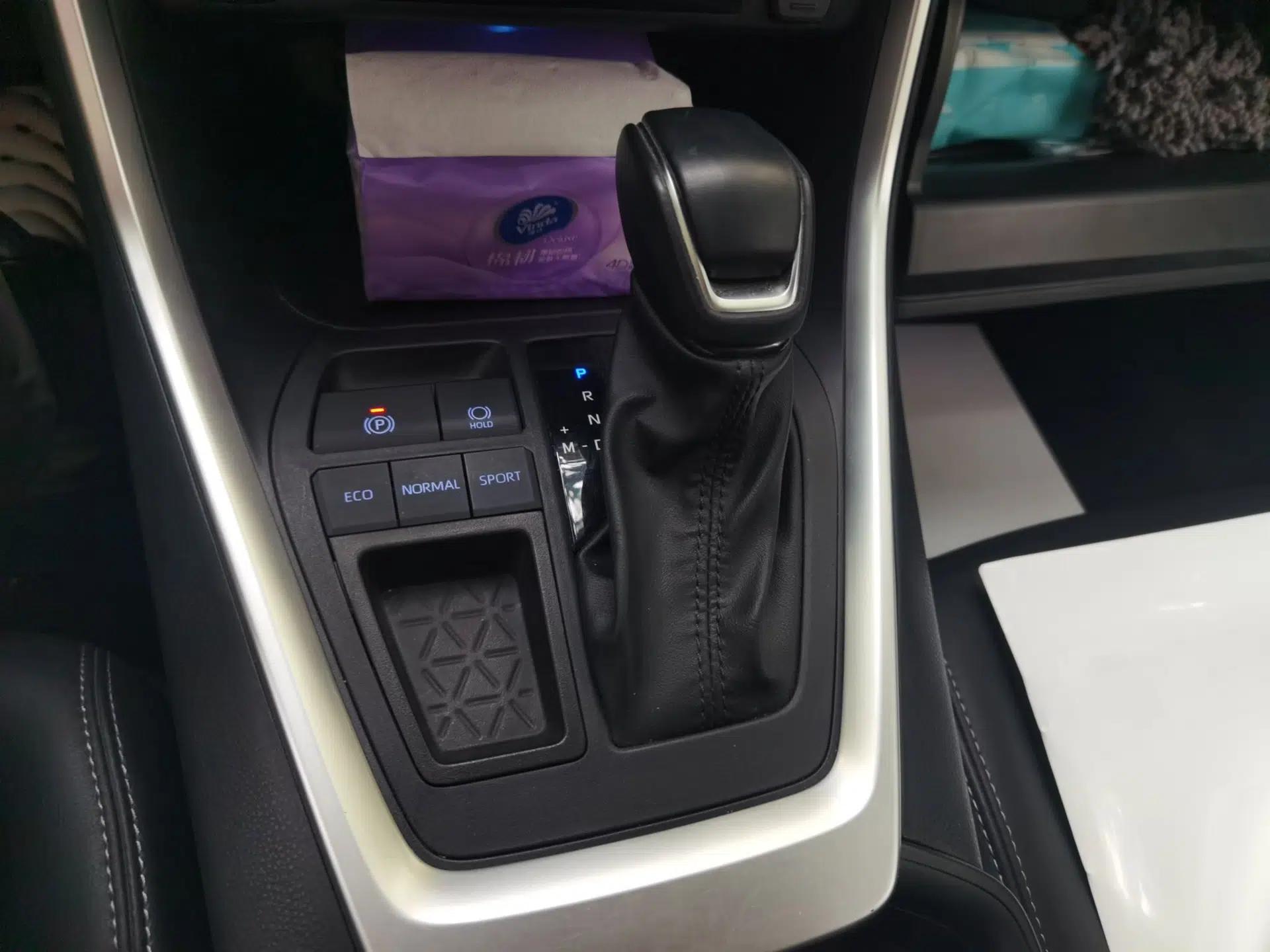 Toyota Wildlander 2022 2.0L CVT Two-Wheel Drive Prestige Edition — миниатюра 14