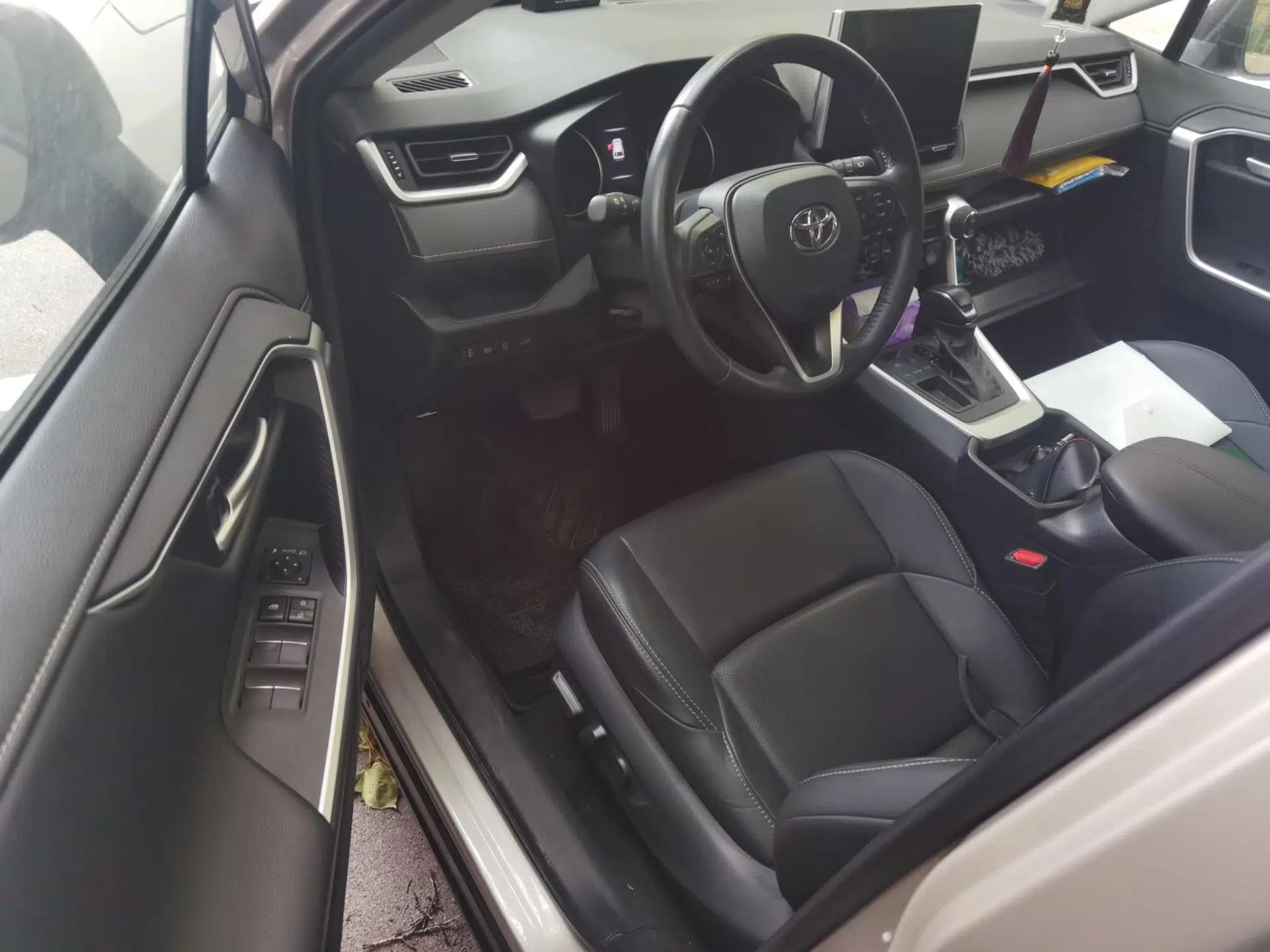 Toyota Wildlander 2022 2.0L CVT Two-Wheel Drive Prestige Edition — миниатюра 16