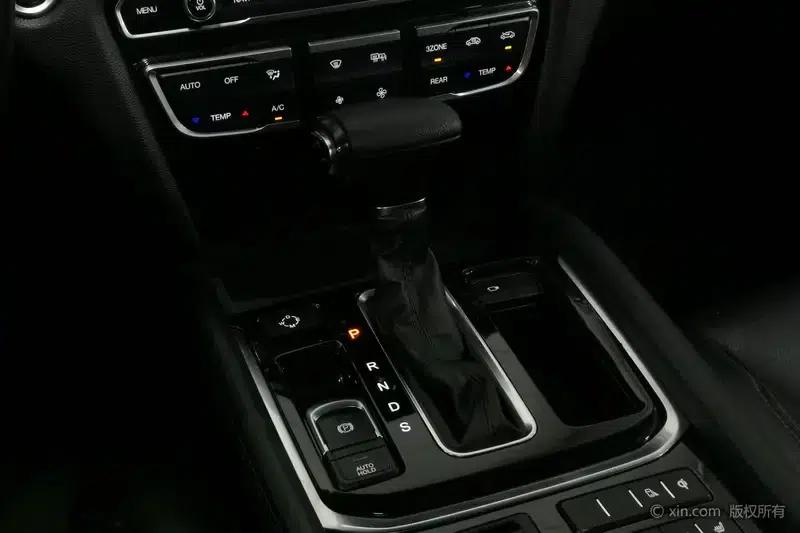 Trumpchi GS8 2017 320T 2WD Luxury Intelligent Connected Edition 7-Seater — миниатюра 15