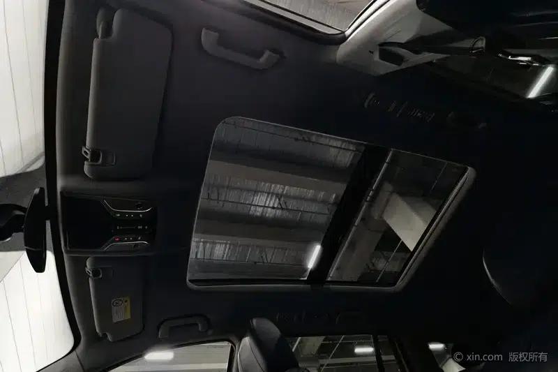 Trumpchi GS8 2017 320T 2WD Luxury Intelligent Connected Edition 7-Seater — миниатюра 20