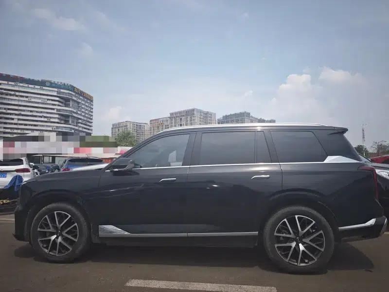 Trumpchi GS8 2022 Dual Engine Series 2.0TM Hybrid 2WD Premium Edition 7-Seater — миниатюра 4