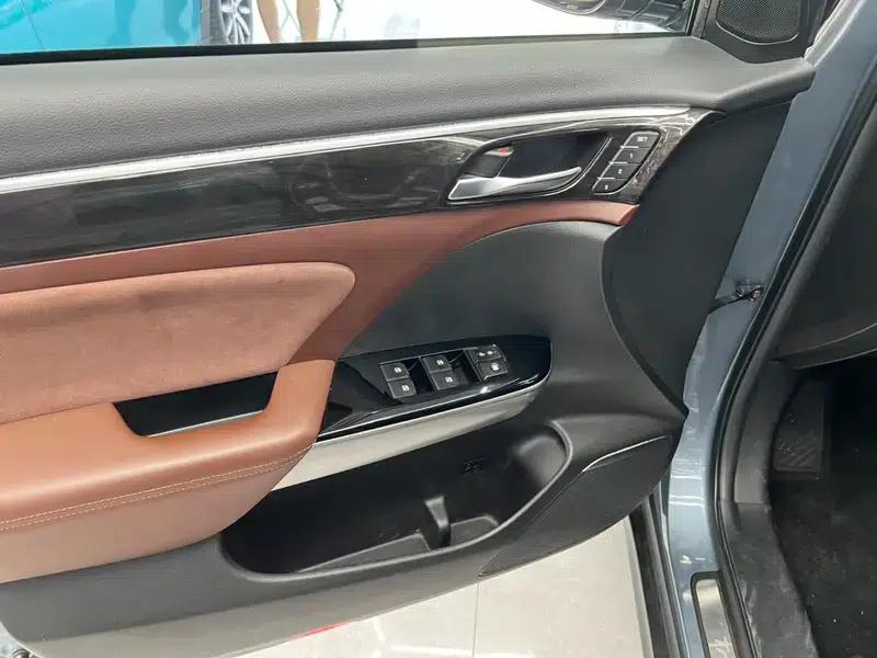 Trumpchi GS8 2017 320T 2WD Luxury Intelligent Connected Edition 7-Seater — миниатюра 21