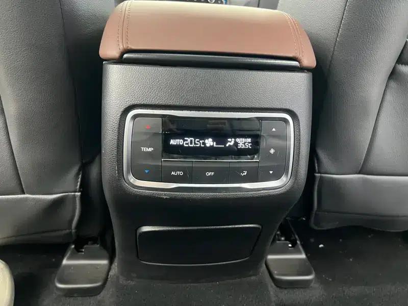 Trumpchi GS8 2017 320T 2WD Luxury Intelligent Connected Edition 7-Seater — миниатюра 8