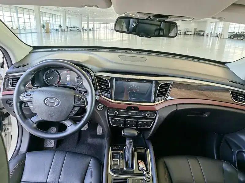 Trumpchi GS8 2017 320T 2WD Luxury Intelligent Connected Edition 7-Seater — миниатюра 7