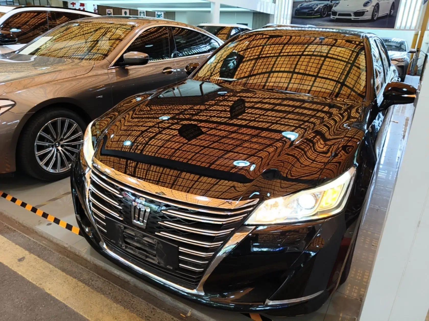 Toyota Crown 2015 2.0T Fashion Edition — миниатюра 1