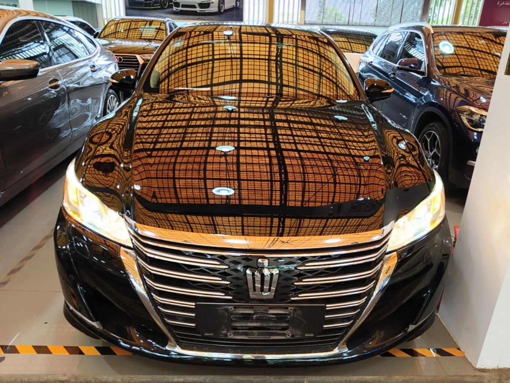 Toyota Crown 2015 2.0T Fashion Edition — миниатюра 2