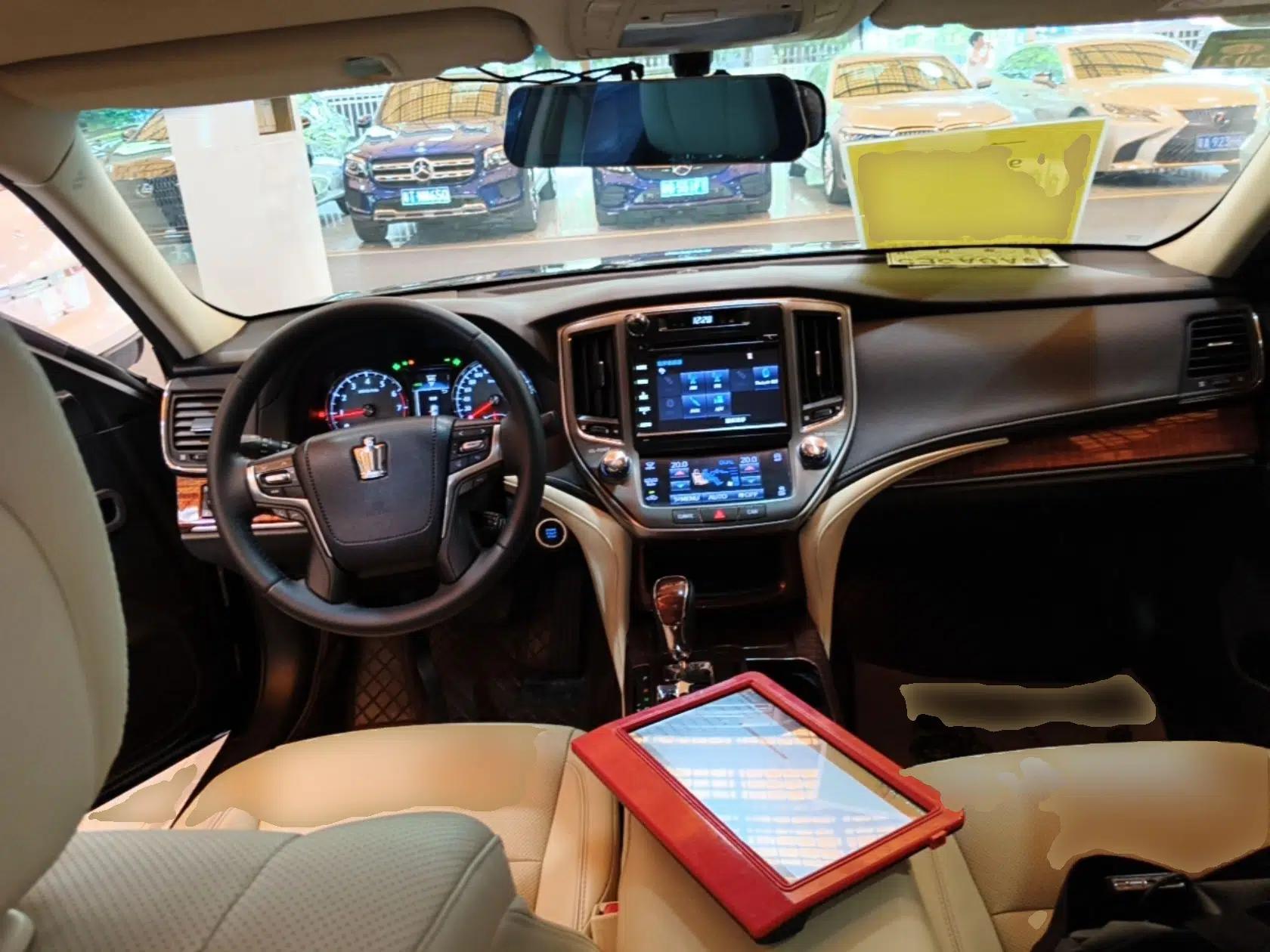 Toyota Crown 2015 2.0T Fashion Edition — миниатюра 12