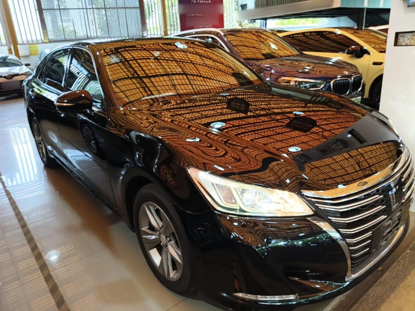 Toyota Crown 2015 2.0T Fashion Edition — миниатюра 3