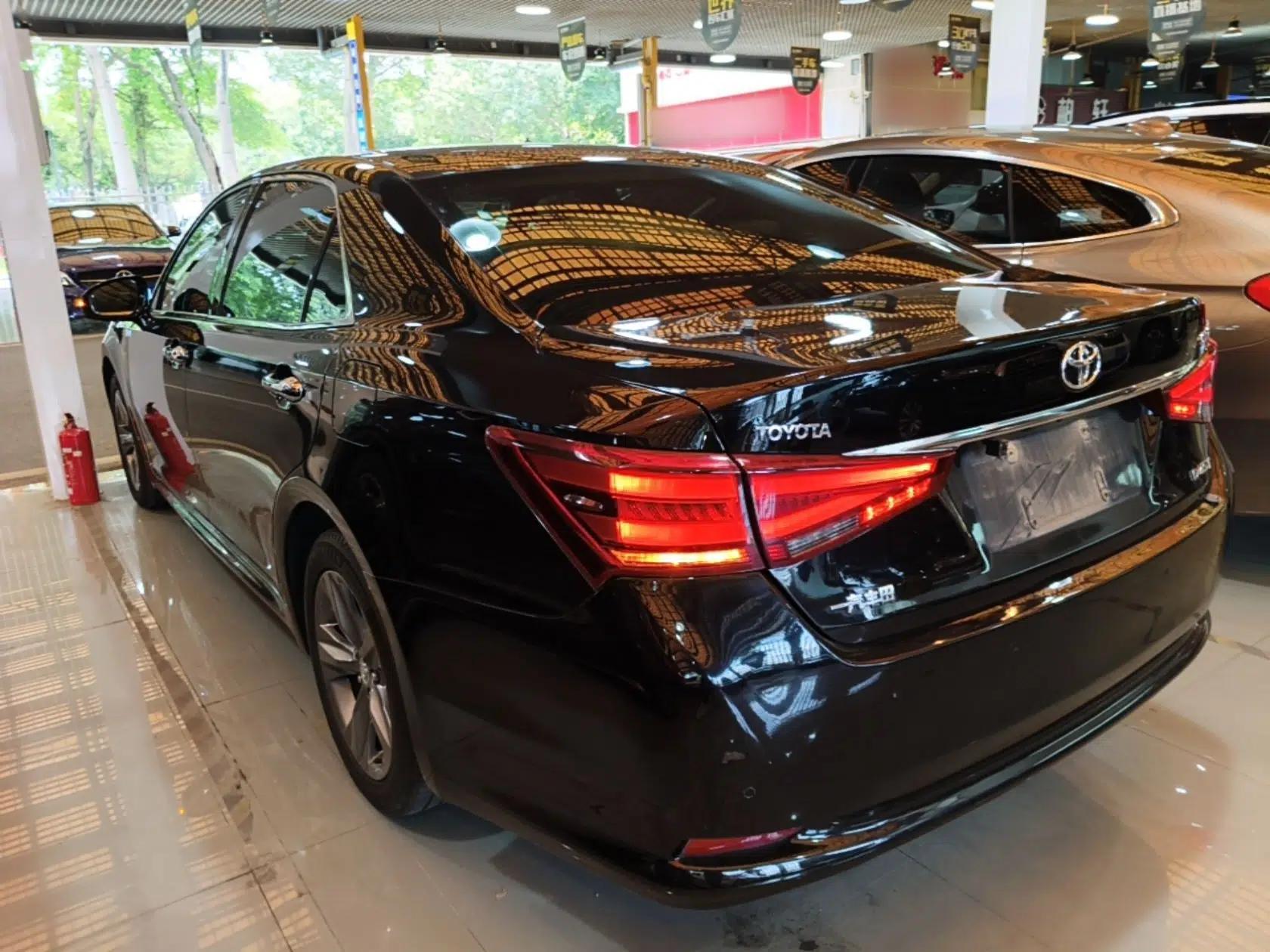 Toyota Crown 2015 2.0T Fashion Edition — миниатюра 4