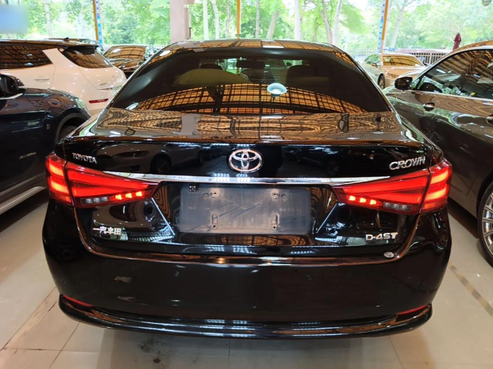 Toyota Crown 2015 2.0T Fashion Edition — миниатюра 5