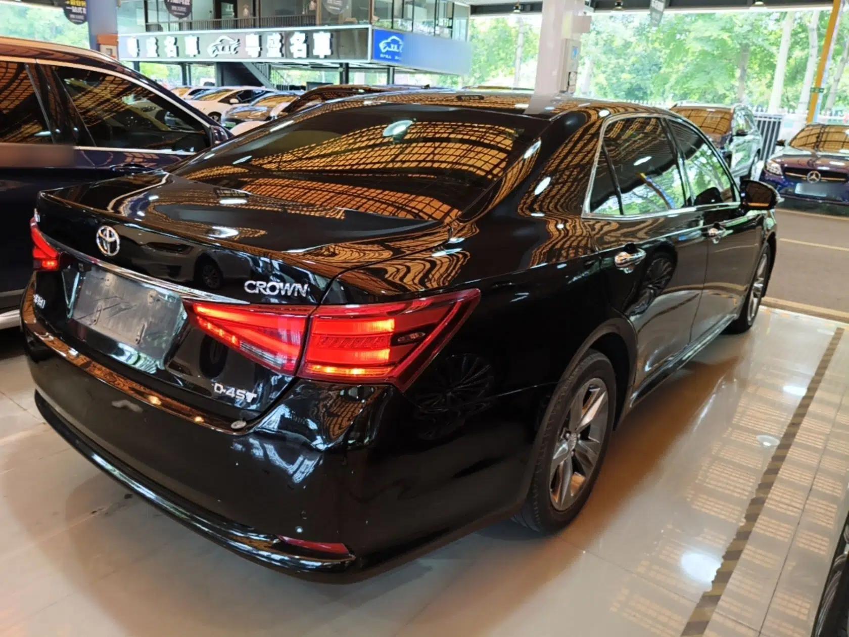 Toyota Crown 2015 2.0T Fashion Edition — миниатюра 6